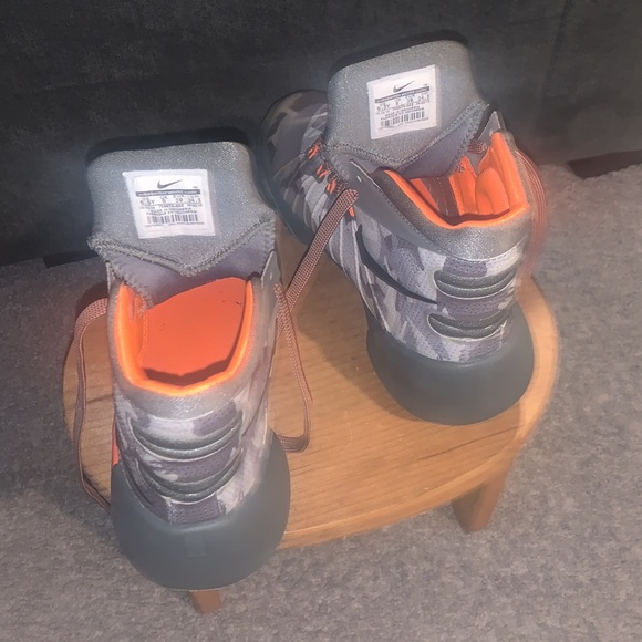 Nike HyperDunk 2015 size 6.5Y Us - Picture 4 of 6